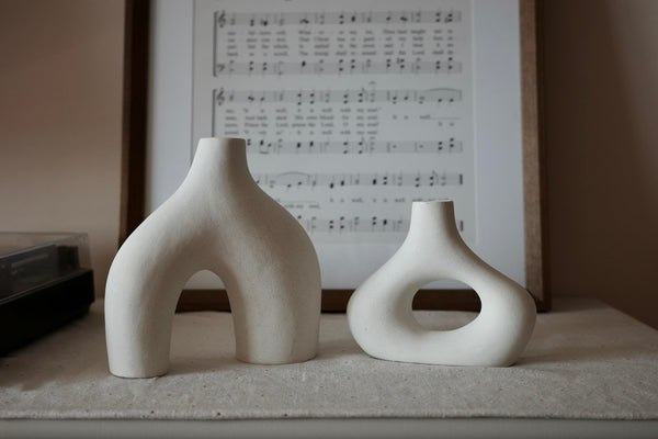 Carrot's Den Donut Vase, Set of 2 - Minimalist Nordic, White Ceramic Hollow Donut Vase Decor | Table Centerpiece, Olive Plant, Wedding, Living Room, Bookshelf, Office, Modern Home, Entryway, Console