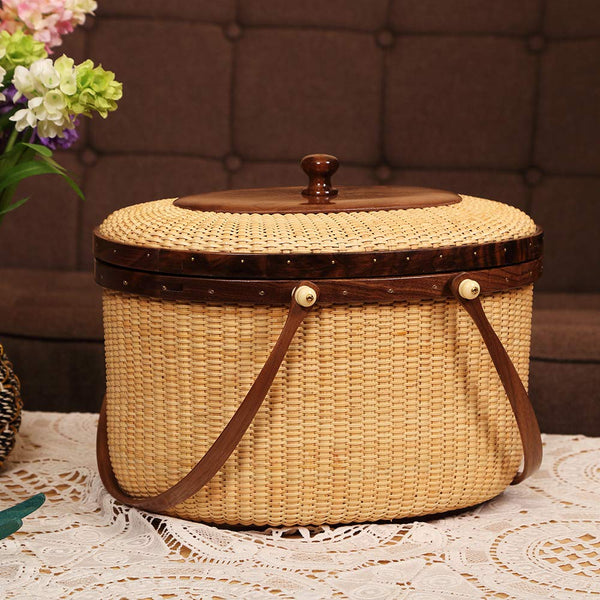 closed lid and basket oval wicker picnic basket