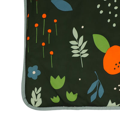 Red Rovr Adventure Blanket | Foldable Outdoor Mat Fits Inside Easy-to-Carry Tote Bag | Beach, Picnic, Grass | Shoulder Strap & Exterior Pocket | 100% Soft Polyester | Large, 5’ x 6’