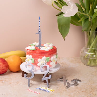 Kalinar 20 Piece Numbered Aluminum Candle Holders/Toppers for Cakes - Reusable and Easy to Clean - Celebrate Birthdays, Anniversaries, Reunions and More - Fun for Every Age - Silver