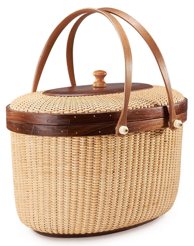 closed lid and basket oval wicker picnic basket front 
